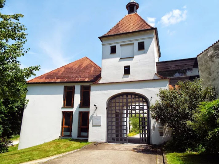 Schloss Reisensburg Wissenschaftszentrum, Germany